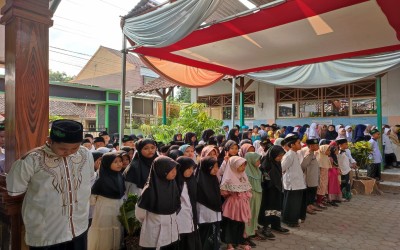 MEMPERINGATI HARI KELAHIRAN MAULID NABI SAW,12 RABIUL AWAL 571 MASEHI